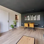 Spaciousliving Design Apartment - Central - Box Spring Bed - Exhibition
